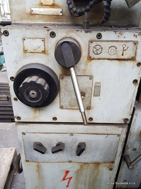 Frézka konzolová FU 25 (2941 vymenit-Frezka konzolova FU 25 (6). Frézka konzolová FU 25 (6).jpg)